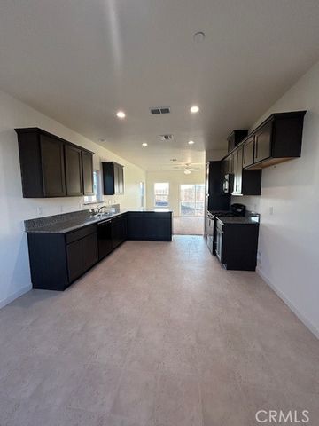 147 Squaw Valley, Merced, CA 95341