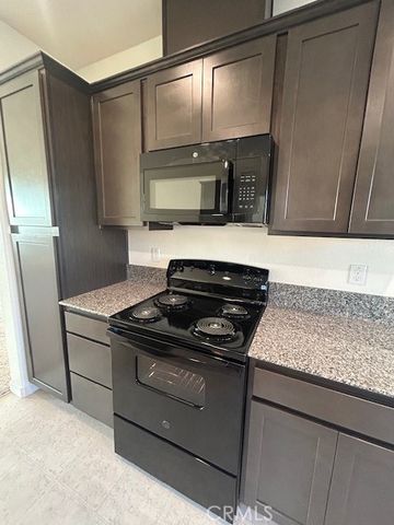 147 Squaw Valley, Merced, CA 95341