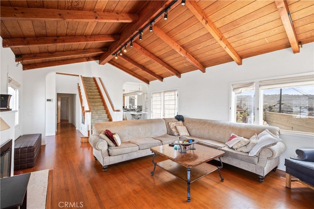 Image 11 of property listing at 304 Avenue E, Redondo Beach, CA 90277