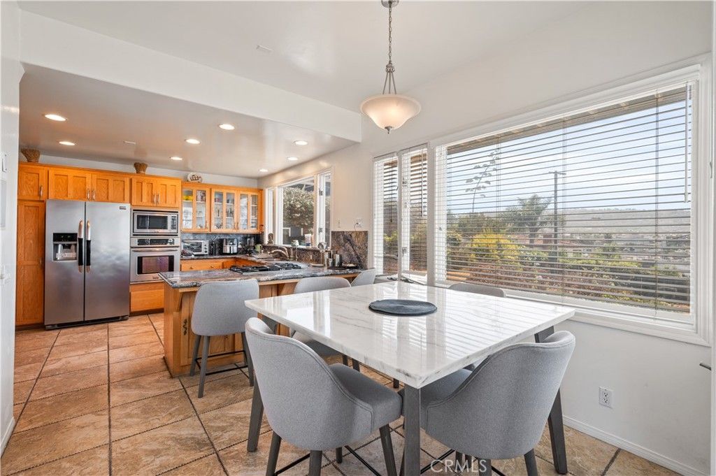 Image 13 of property listing at 304 Avenue E, Redondo Beach, CA 90277