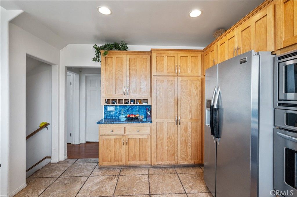 Image 17 of property listing at 304 Avenue E, Redondo Beach, CA 90277