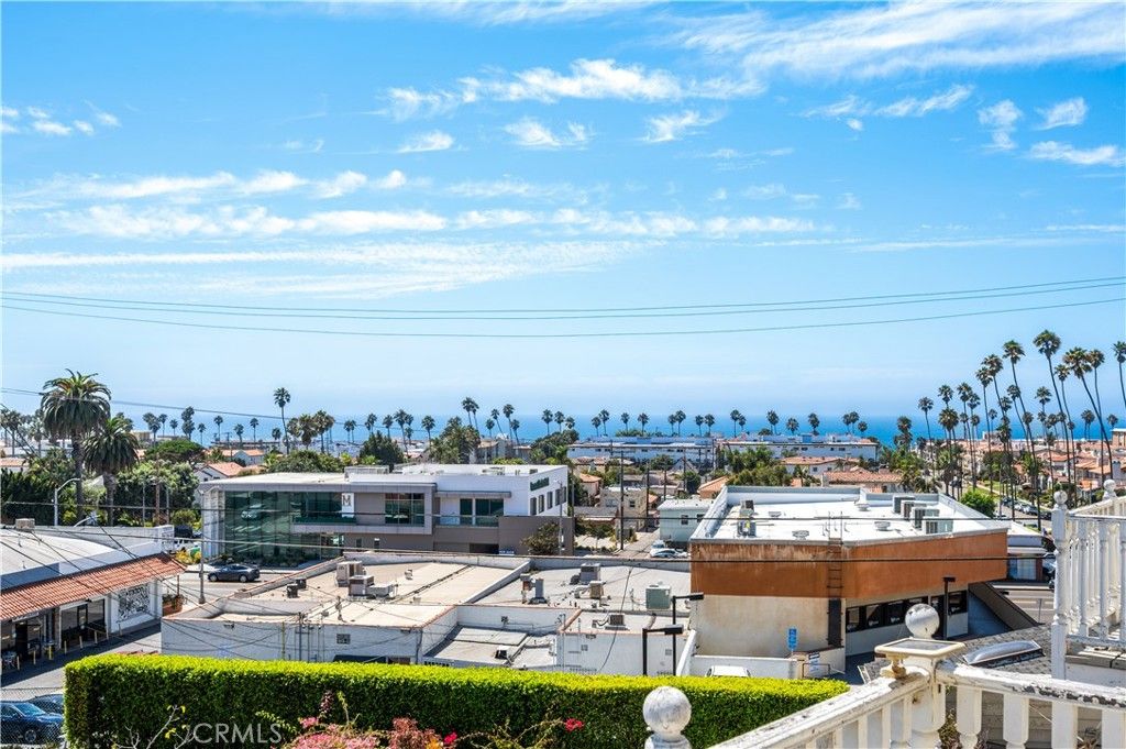 Image 20 of property listing at 304 Avenue E, Redondo Beach, CA 90277