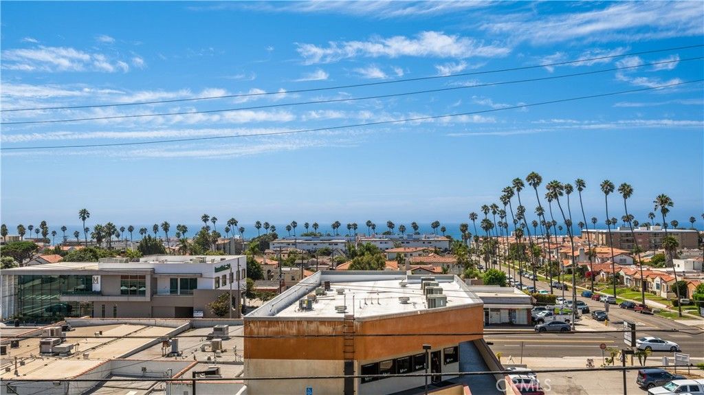 Image 28 of property listing at 304 Avenue E, Redondo Beach, CA 90277