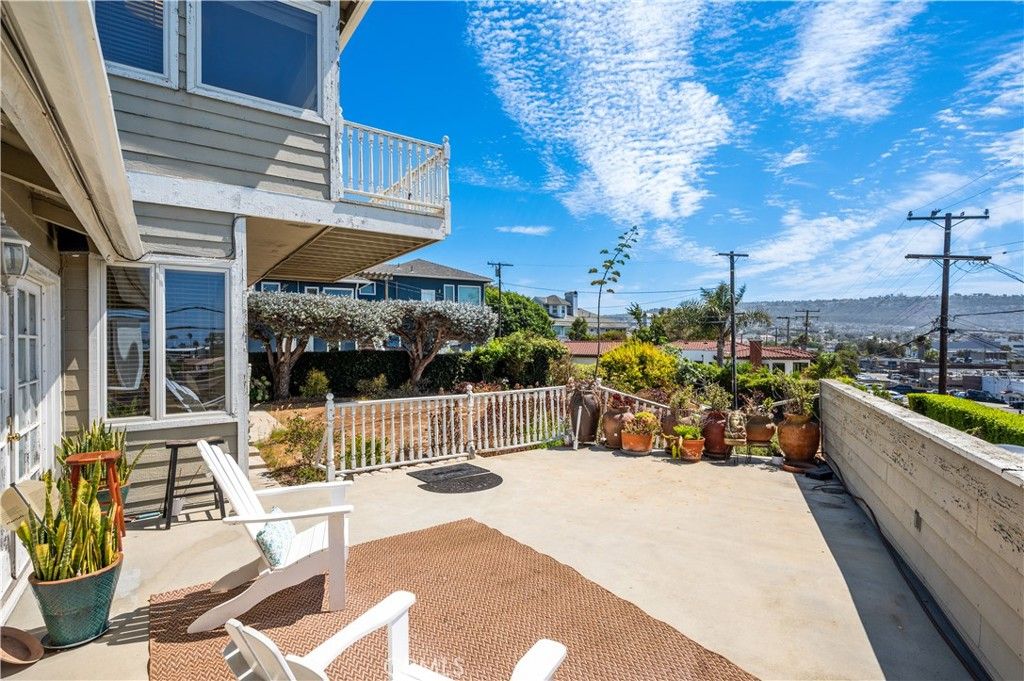 Image 29 of property listing at 304 Avenue E, Redondo Beach, CA 90277