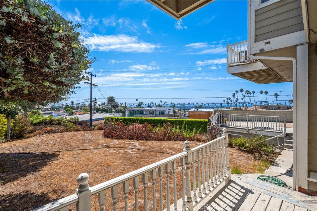 Image 30 of property listing at 304 Avenue E, Redondo Beach, CA 90277