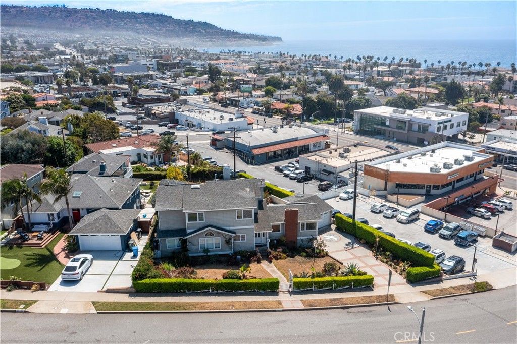 Image 5 of property listing at 304 Avenue E, Redondo Beach, CA 90277