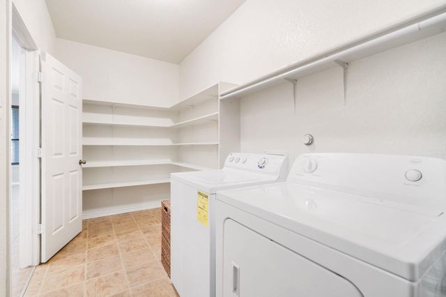 366 Matthews LN, Kyle, TX 78640