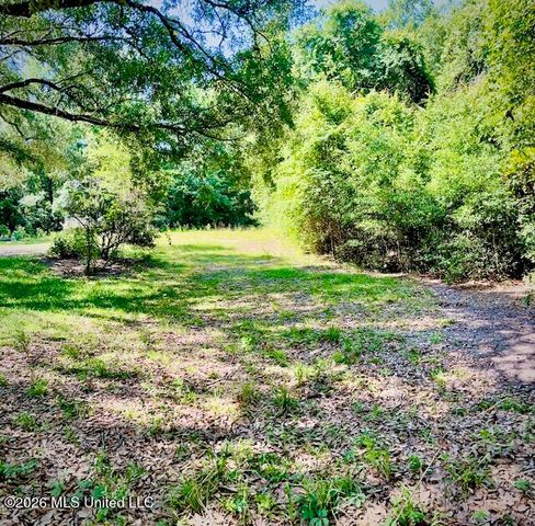 2718 Brumbaugh Road, Ocean Springs, MS 39564