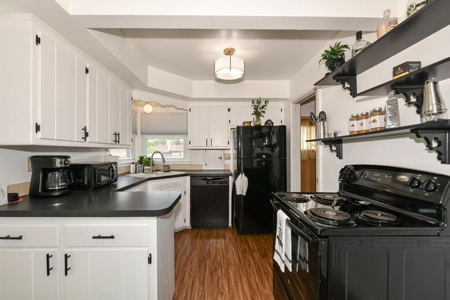 8100 W Lynmar TERRACE, Milwaukee, WI 53222