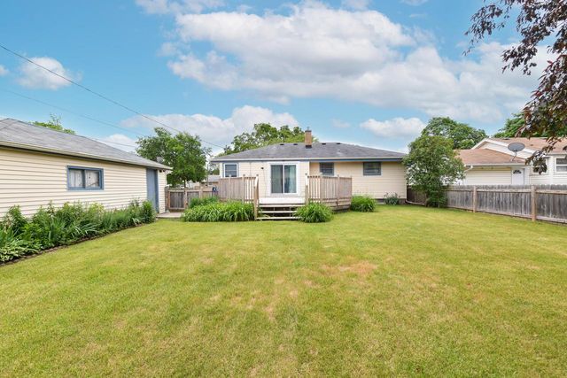 8100 W Lynmar TERRACE, Milwaukee, WI 53222