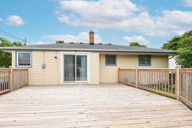 8100 W Lynmar TERRACE, Milwaukee, WI 53222