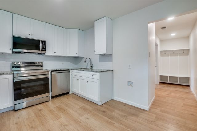 424 Stonewall Drive, Euless, TX 76039