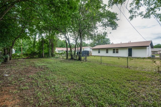 424 Stonewall Drive, Euless, TX 76039