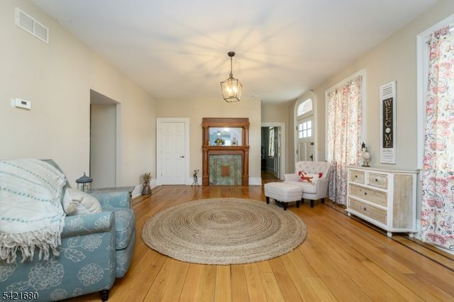 124 Rymon Rd, Washington Twp., NJ 07882