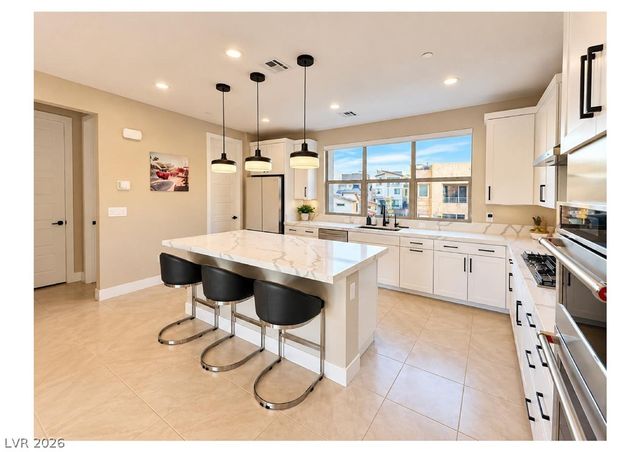 11682 Midnight Melody Avenue, Las Vegas, NV 89138