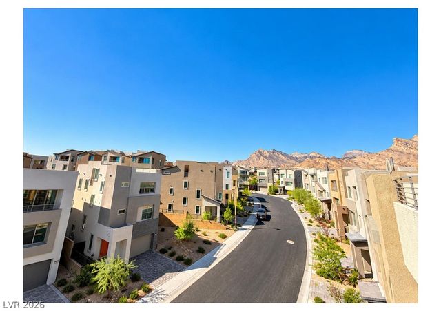 11682 Midnight Melody Avenue, Las Vegas, NV 89138