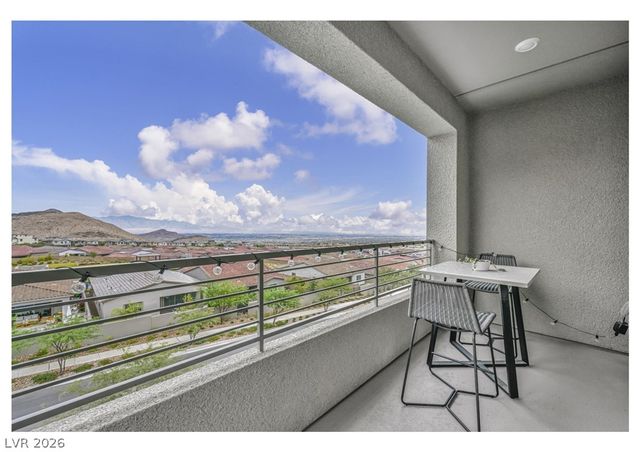 11682 Midnight Melody Avenue, Las Vegas, NV 89138