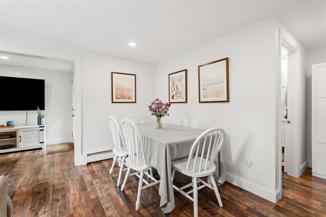 40 Lake Dr, Hamilton, MA 01982