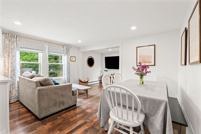 40 Lake Dr, Hamilton, MA 01982