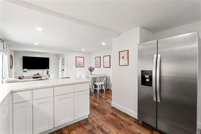 40 Lake Dr, Hamilton, MA 01982