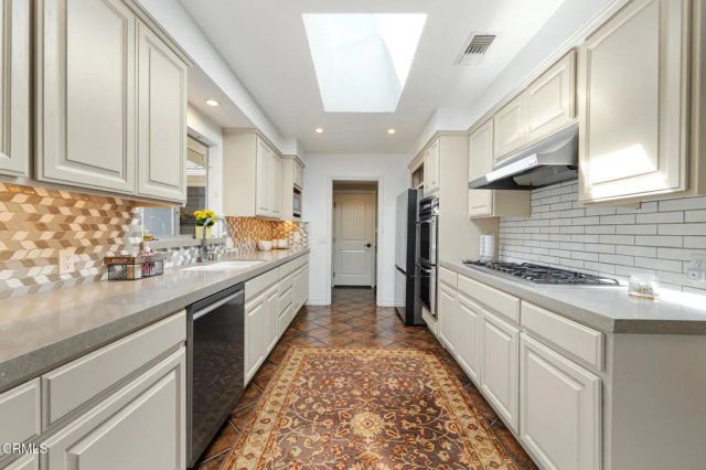 2004 Glenview Terrace, Altadena, CA 91001