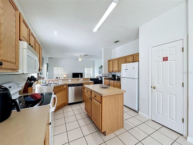 822 BALMORAL DRIVE, Davenport, FL 33896