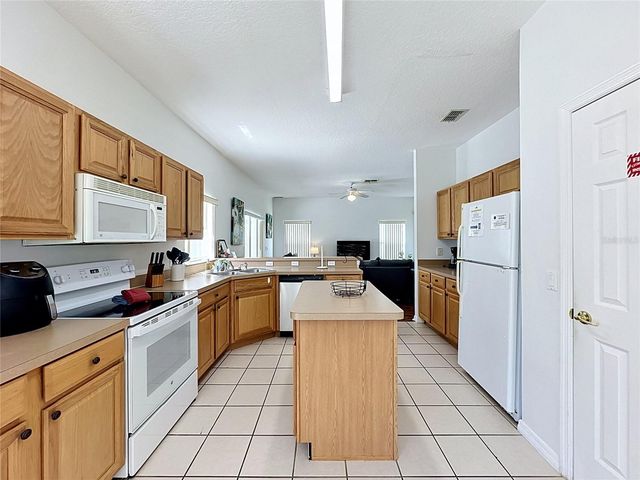 822 BALMORAL DRIVE, Davenport, FL 33896
