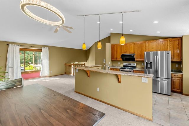 8844 Acadia Road, Woodbury, MN 55125