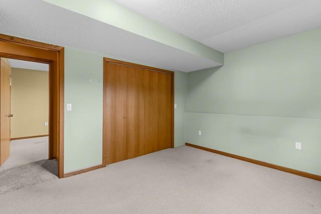 8844 Acadia Road, Woodbury, MN 55125