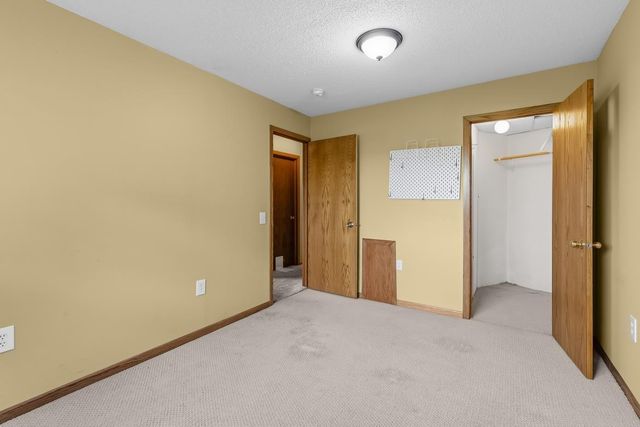 8844 Acadia Road, Woodbury, MN 55125