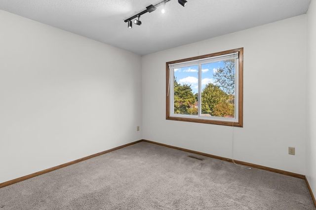 8844 Acadia Road, Woodbury, MN 55125
