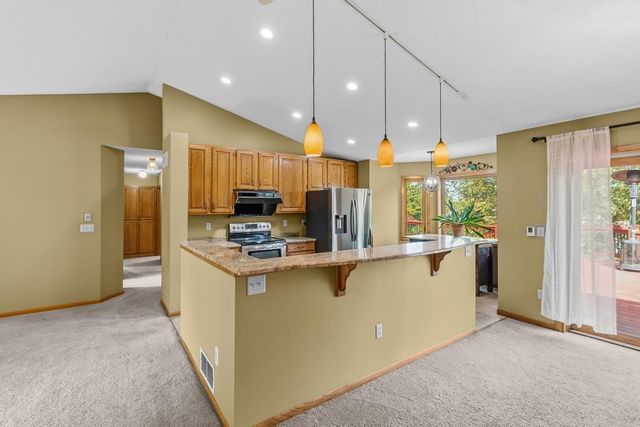 8844 Acadia Road, Woodbury, MN 55125