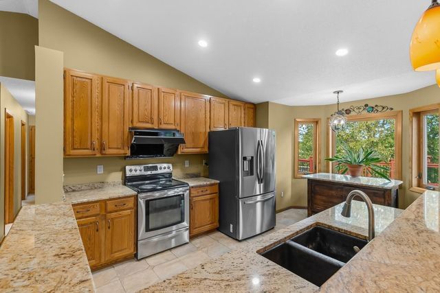 8844 Acadia Road, Woodbury, MN 55125