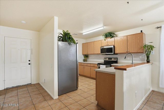 1825 W RENAISSANCE Avenue, Apache Junction, AZ 85120