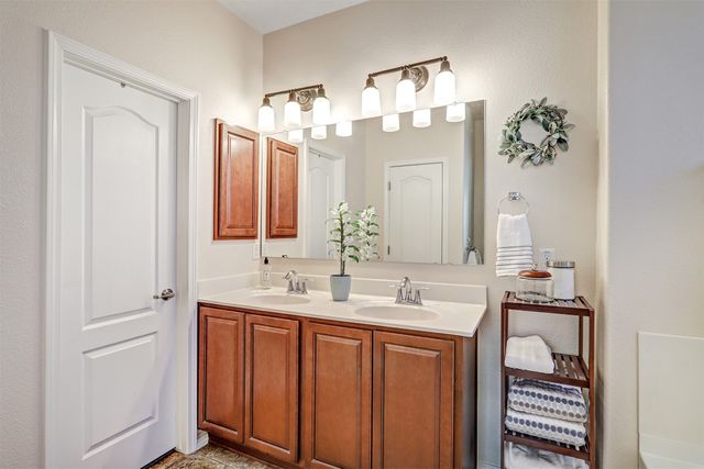 4233 Luz De Estrella, Santa Fe, NM 87507