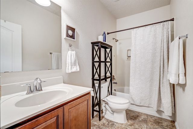 4233 Luz De Estrella, Santa Fe, NM 87507