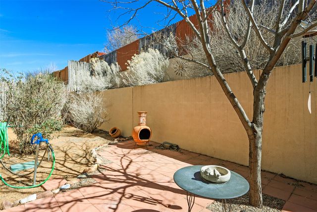 4233 Luz De Estrella, Santa Fe, NM 87507