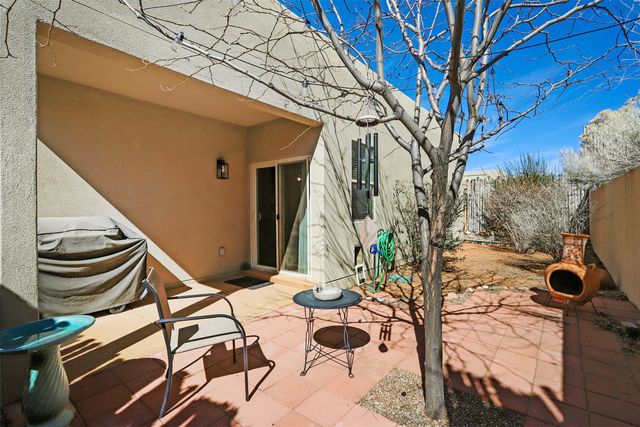 4233 Luz De Estrella, Santa Fe, NM 87507