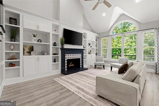 1530 Highview Pines Pass, Alpharetta, GA 30022