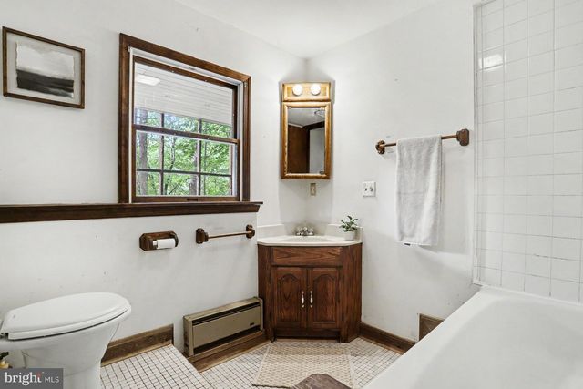 156 S OAK HEIGHTS TRL, Delta, PA 17314