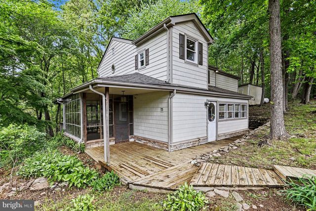 156 S OAK HEIGHTS TRL, Delta, PA 17314