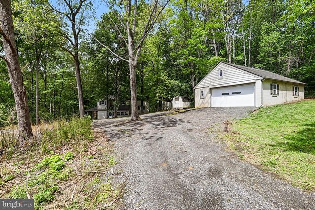 156 S OAK HEIGHTS TRL, Delta, PA 17314