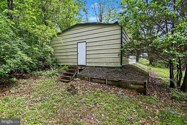 156 S OAK HEIGHTS TRL, Delta, PA 17314