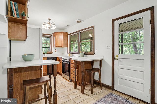 156 S OAK HEIGHTS TRL, Delta, PA 17314