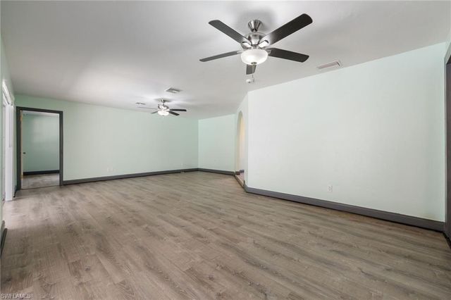 22031 Edwards DR, Alva, FL 33920