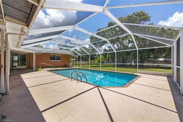 22031 Edwards DR, Alva, FL 33920