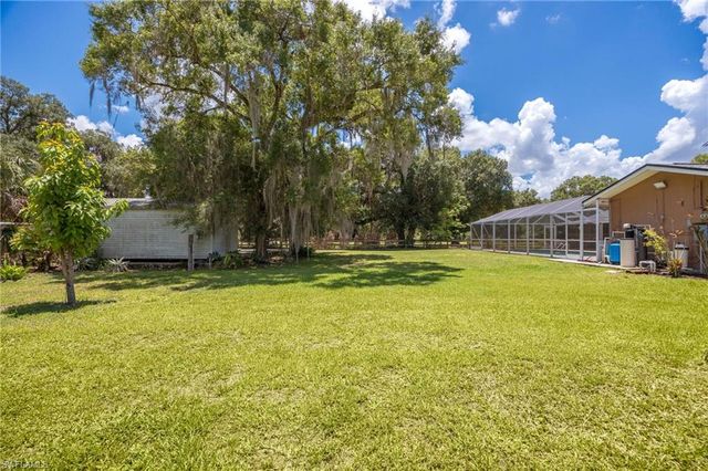 22031 Edwards DR, Alva, FL 33920