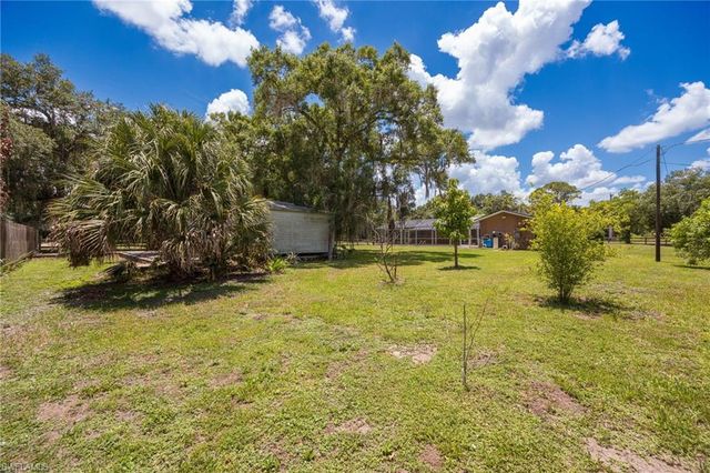 22031 Edwards DR, Alva, FL 33920