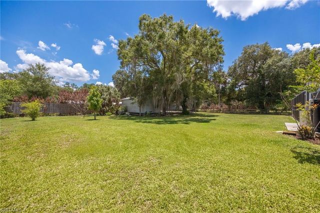 22031 Edwards DR, Alva, FL 33920
