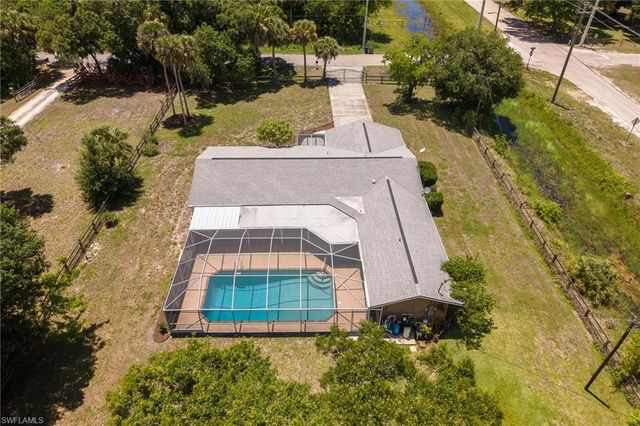22031 Edwards DR, Alva, FL 33920